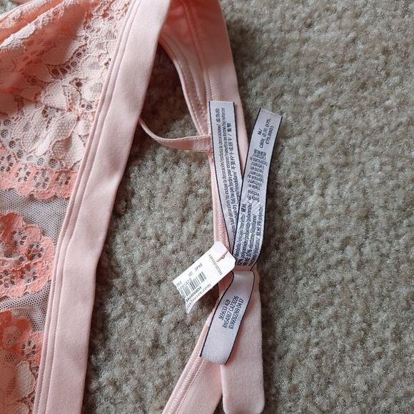 VICTORIA'S SECRET BRALETTE - Picture 3 of 4